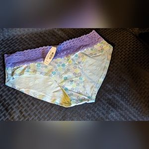 NWT,  Vintage Lace Waist Band, with Snowflakes, Victoria's Secret Size Medium